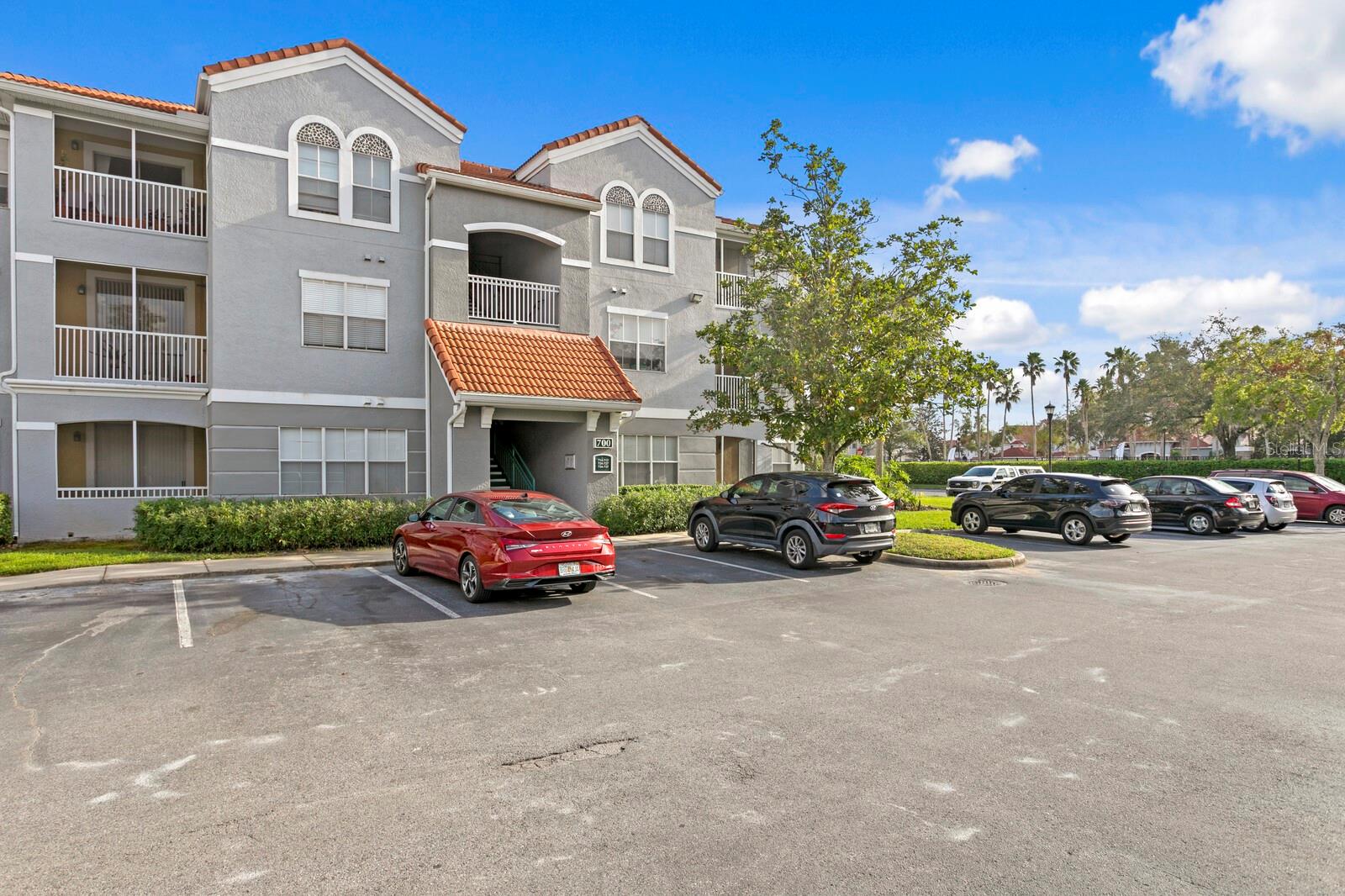 18001 RICHMOND PLACE DR #734