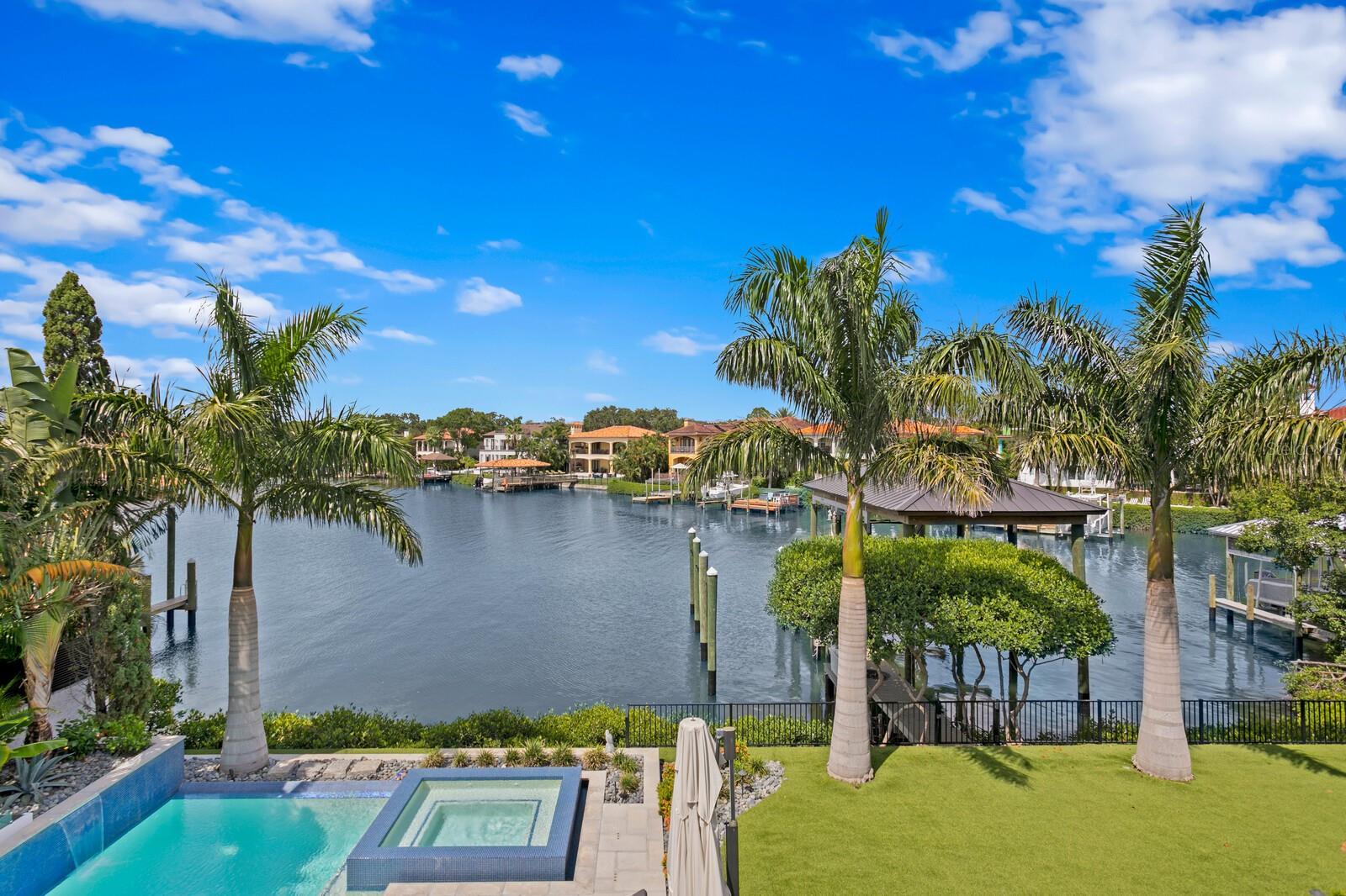 36 W SPANISH MAIN ST