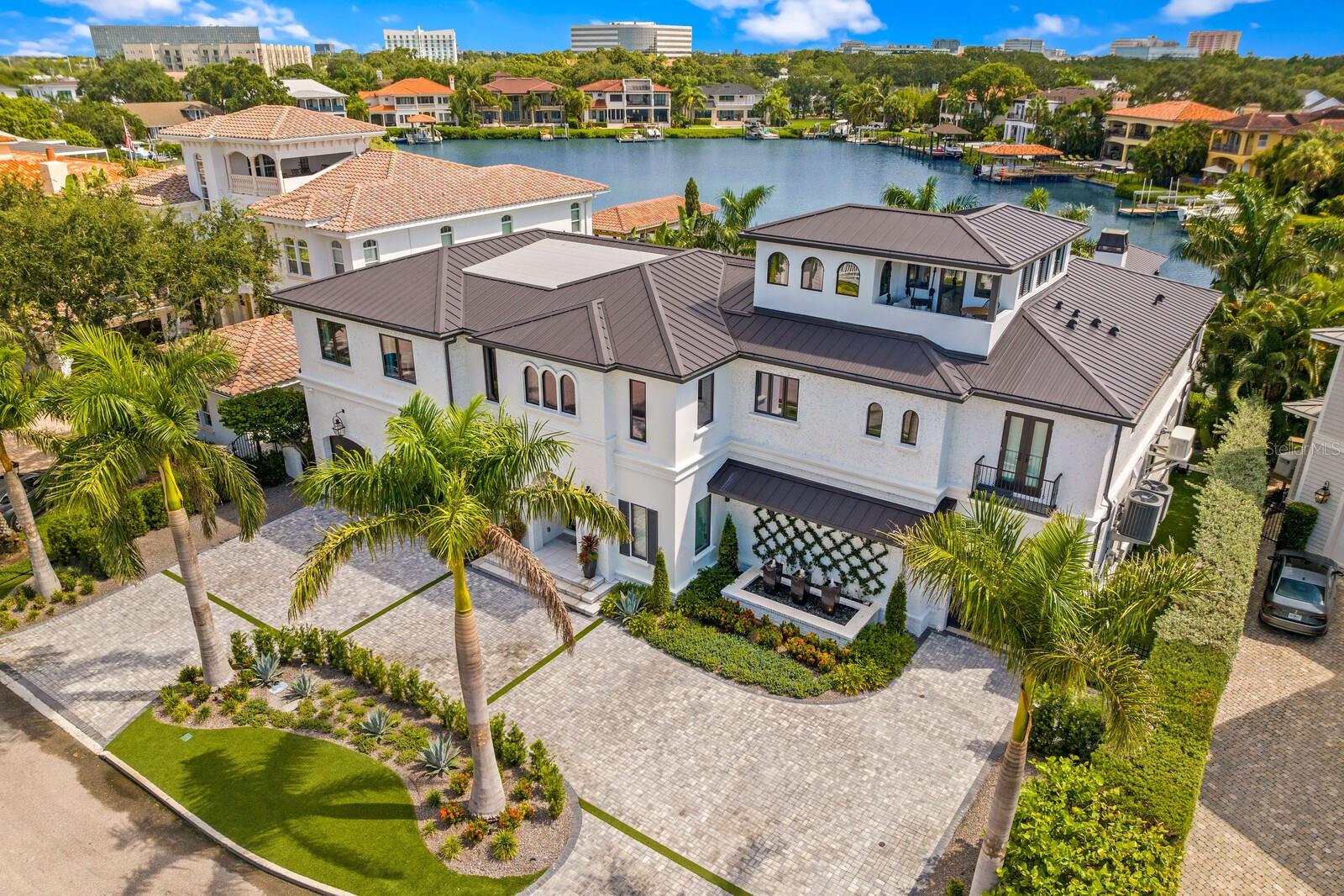 36 W SPANISH MAIN ST