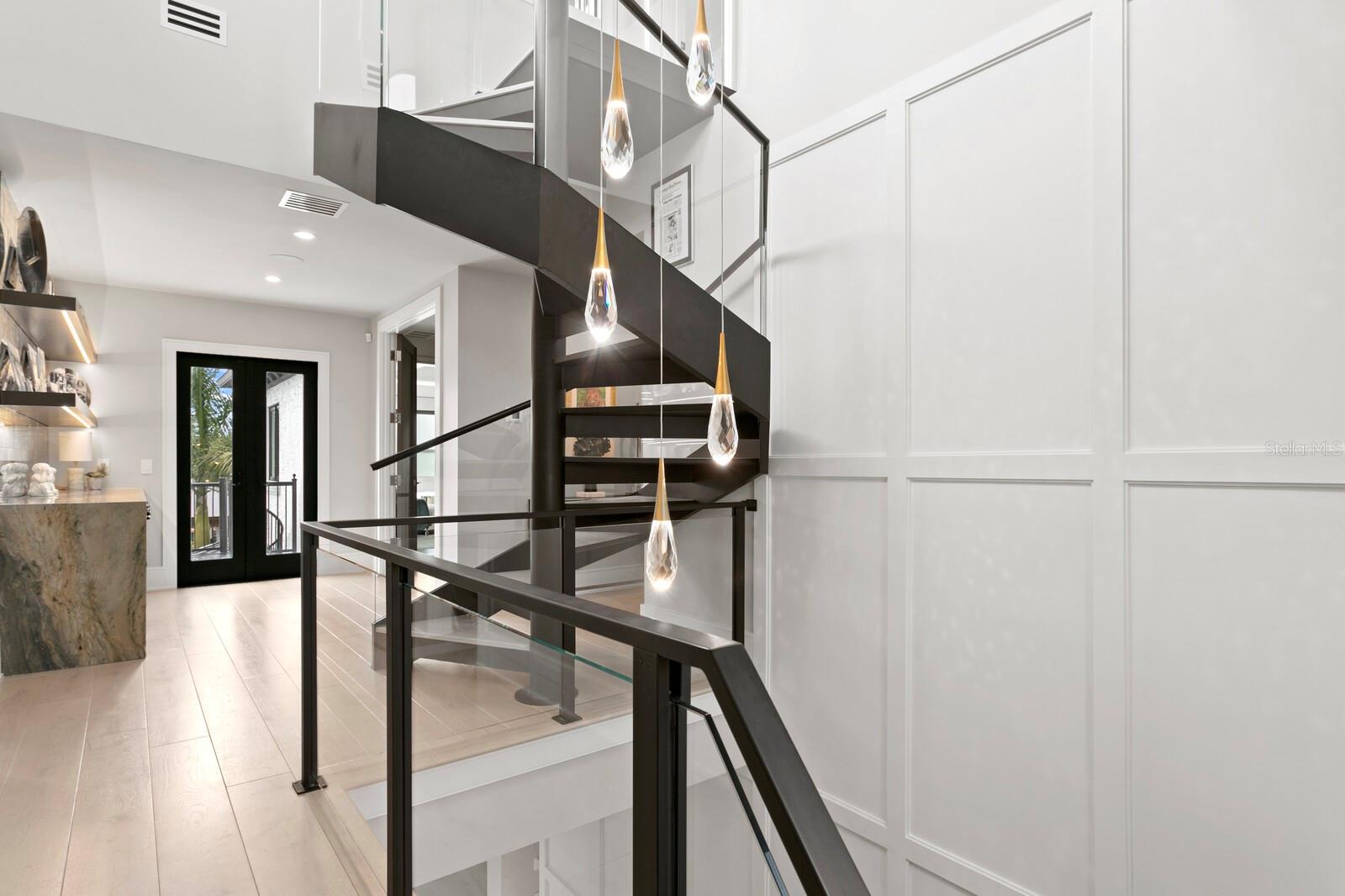 36 W SPANISH MAIN ST