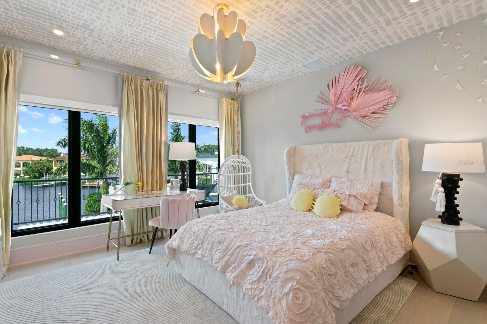 36 W SPANISH MAIN ST