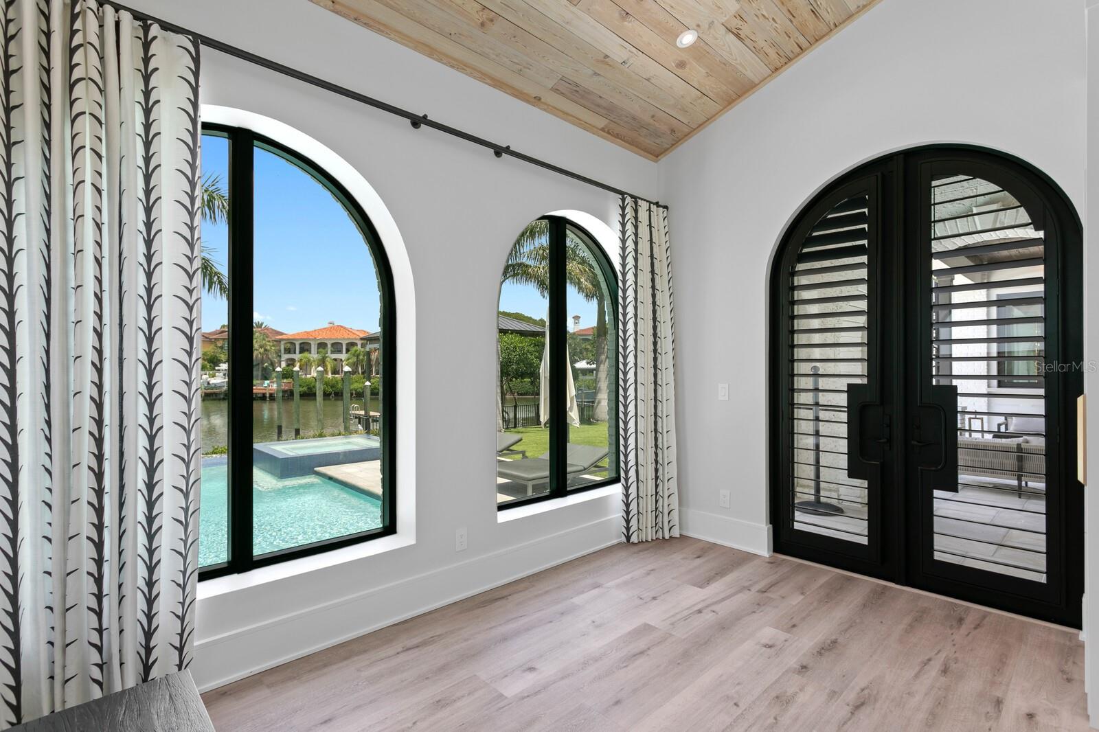 36 W SPANISH MAIN ST