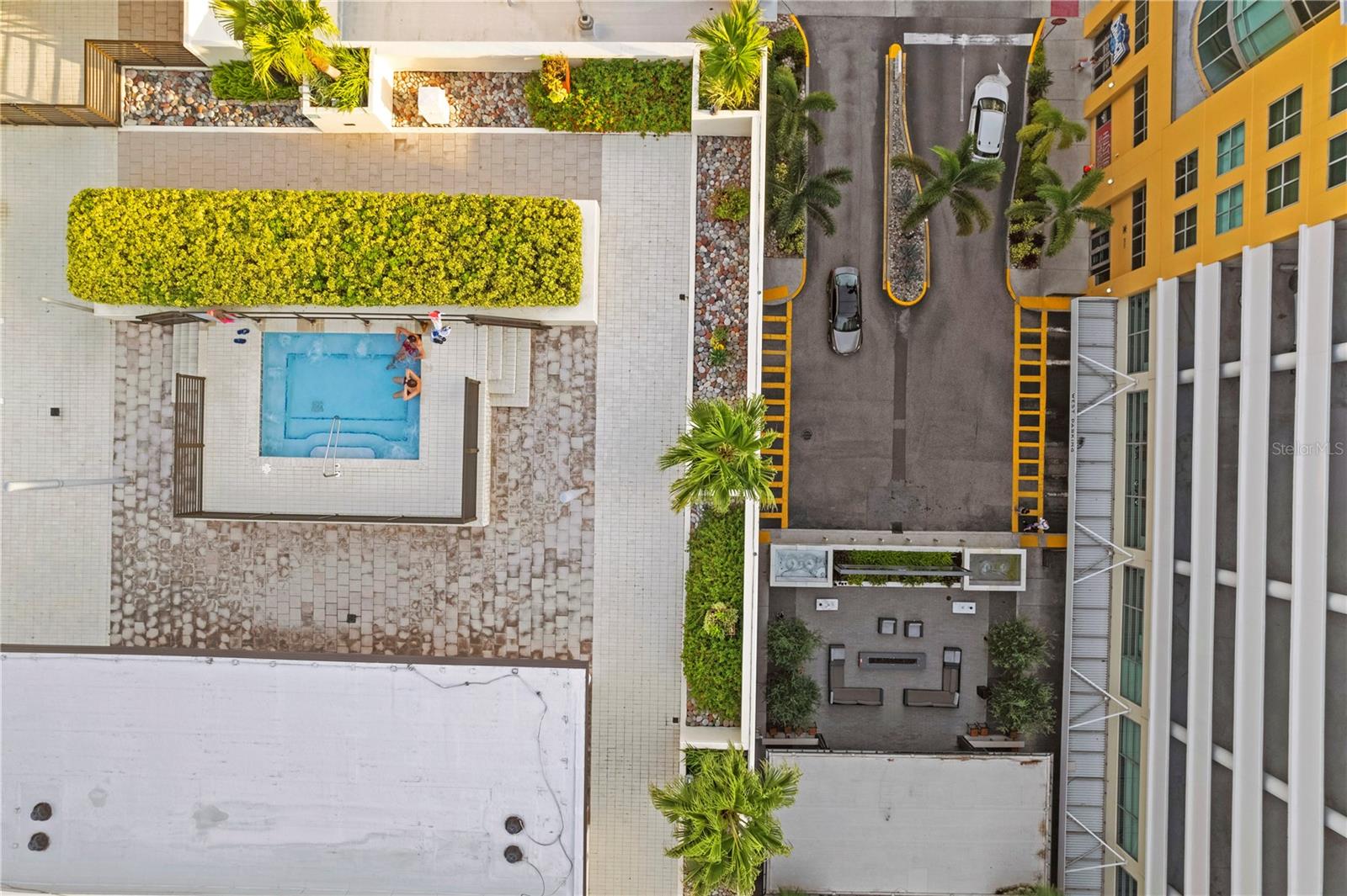 1120 E KENNEDY BLVD #1210