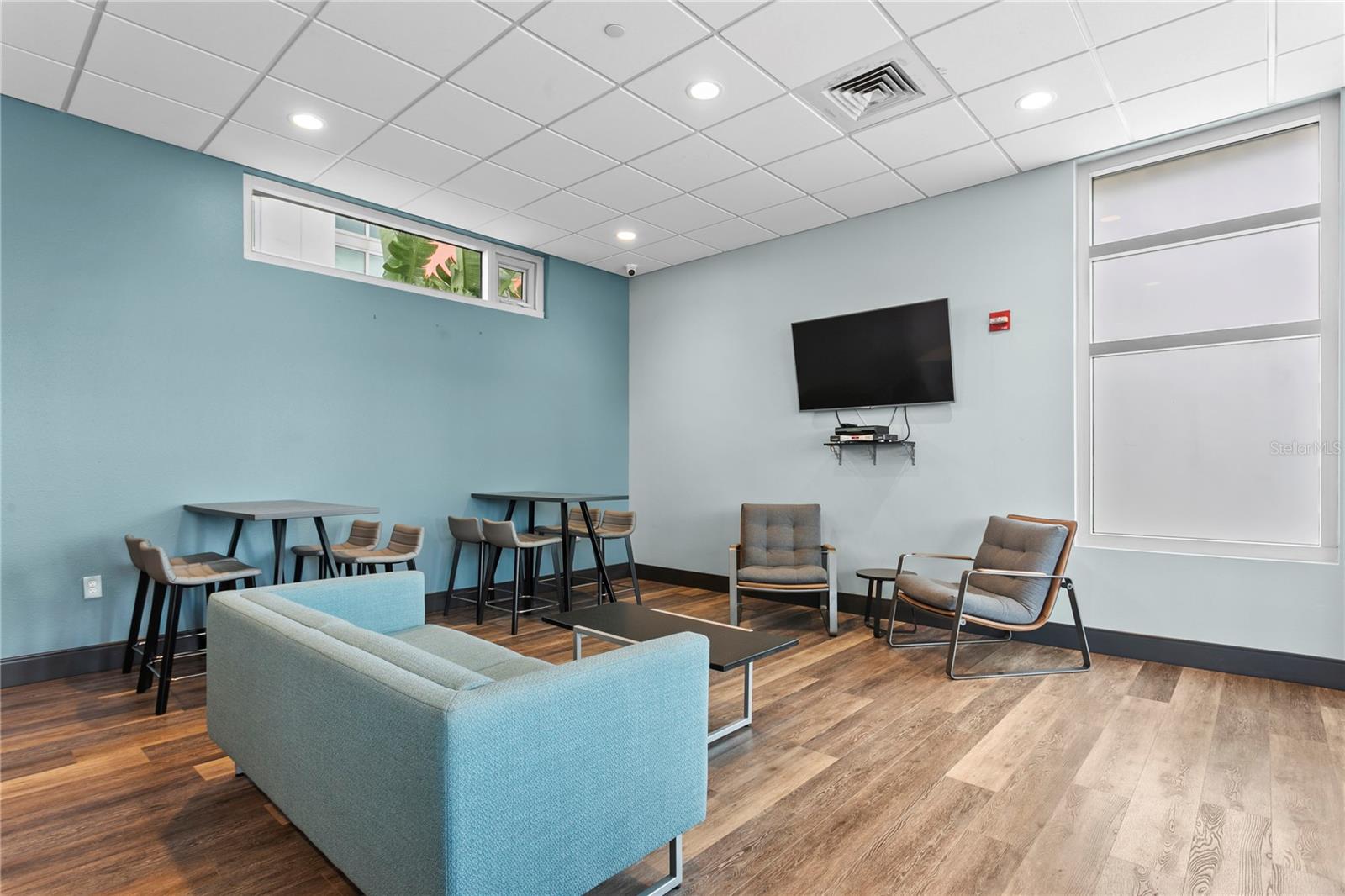 1120 E KENNEDY BLVD #1210