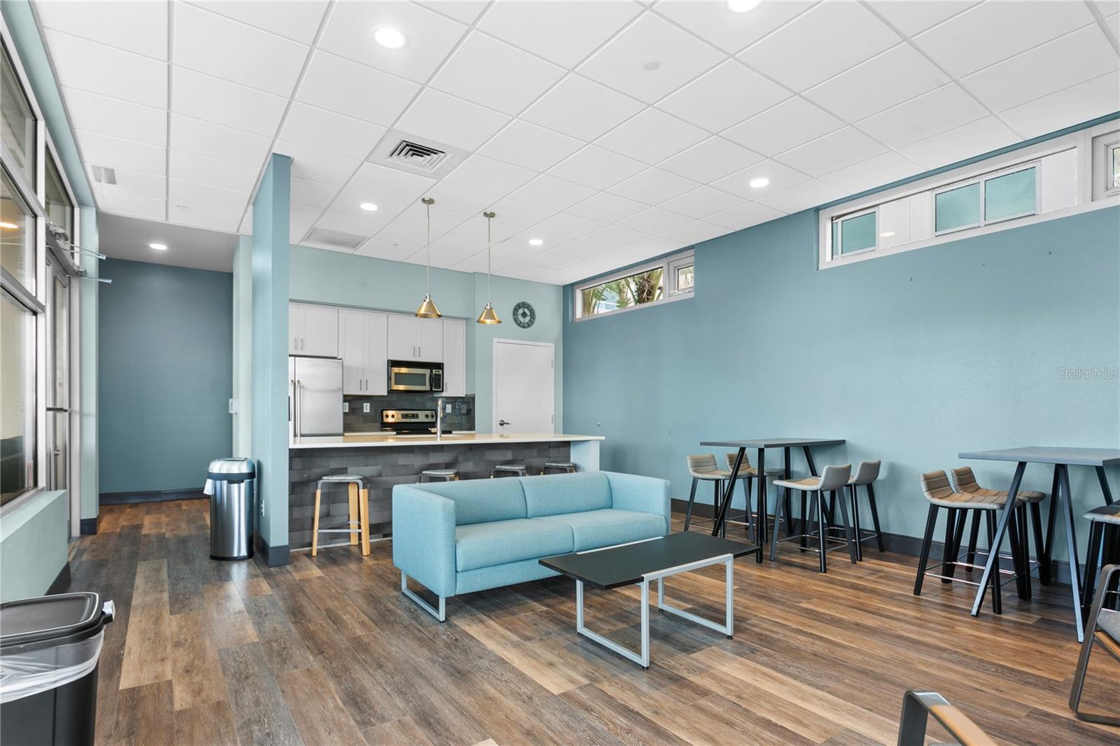 1120 E KENNEDY BLVD #1210