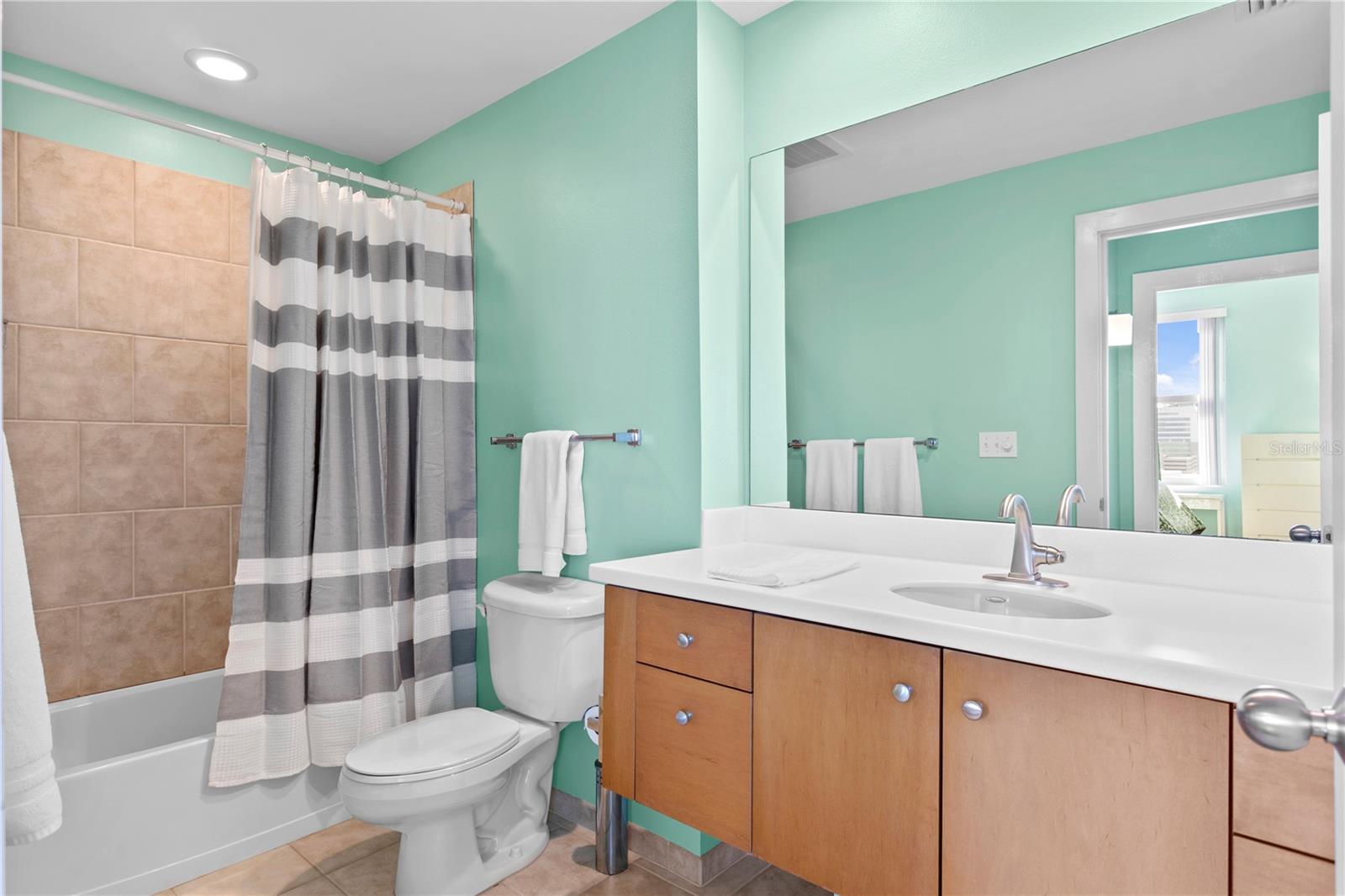 1120 E KENNEDY BLVD #1210