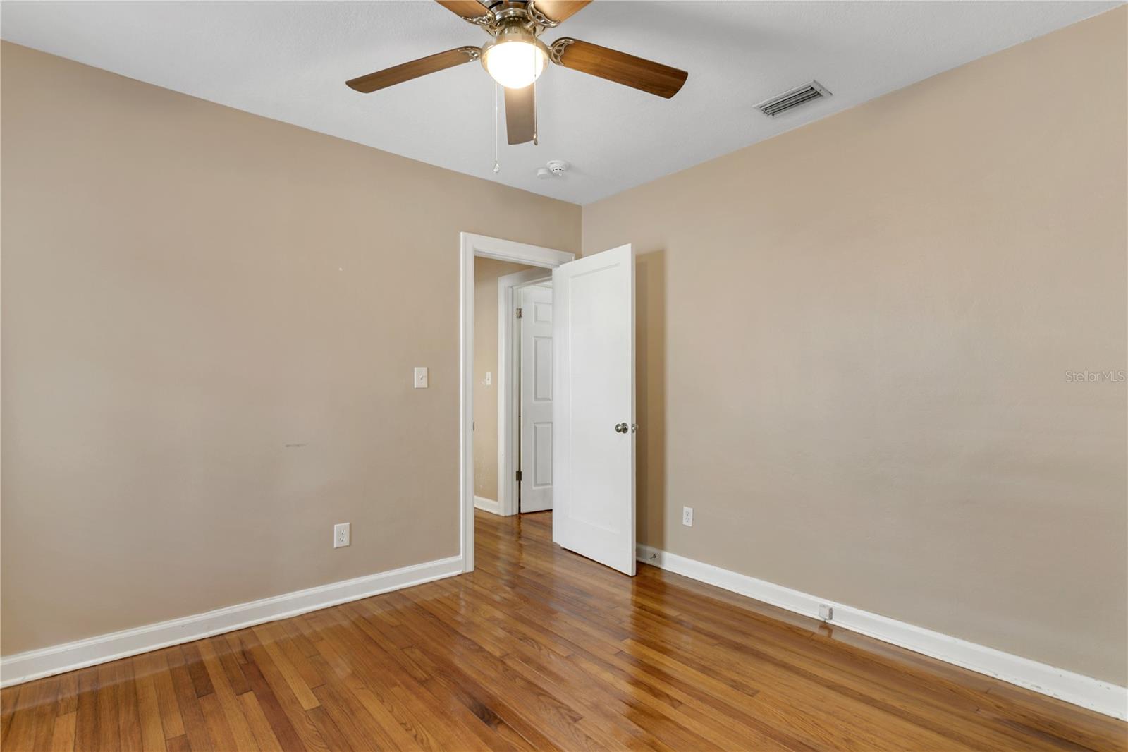 2918 W BAY VILLA AVE