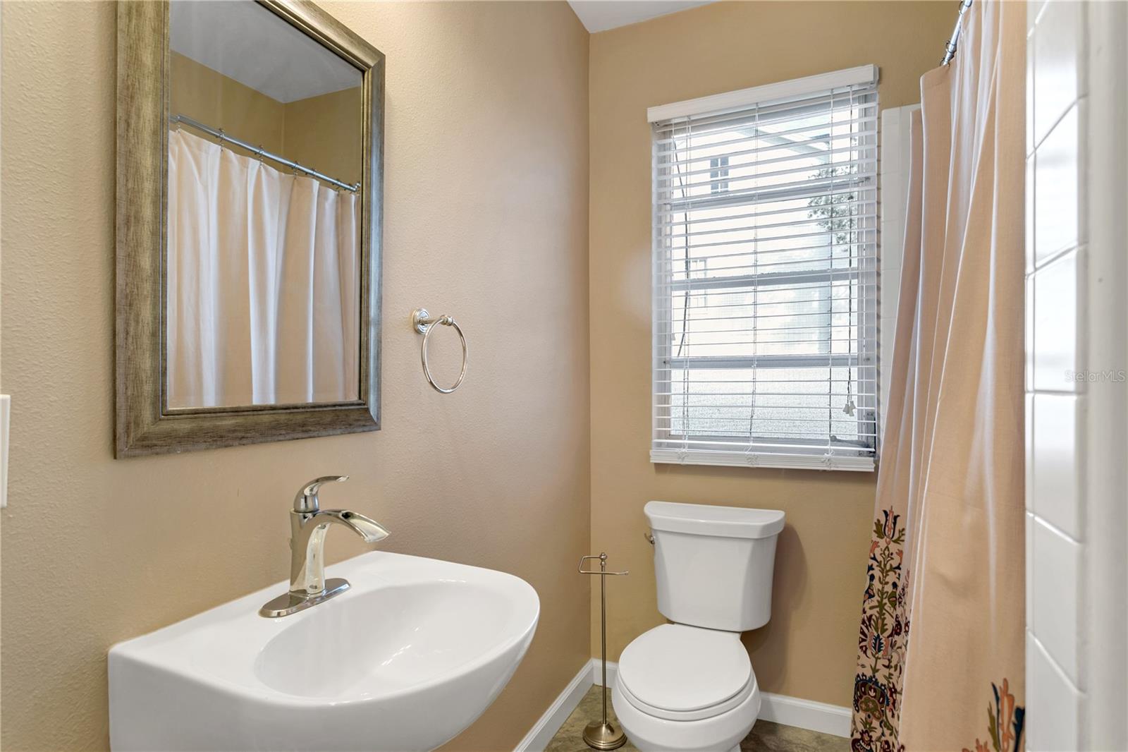 2918 W BAY VILLA AVE