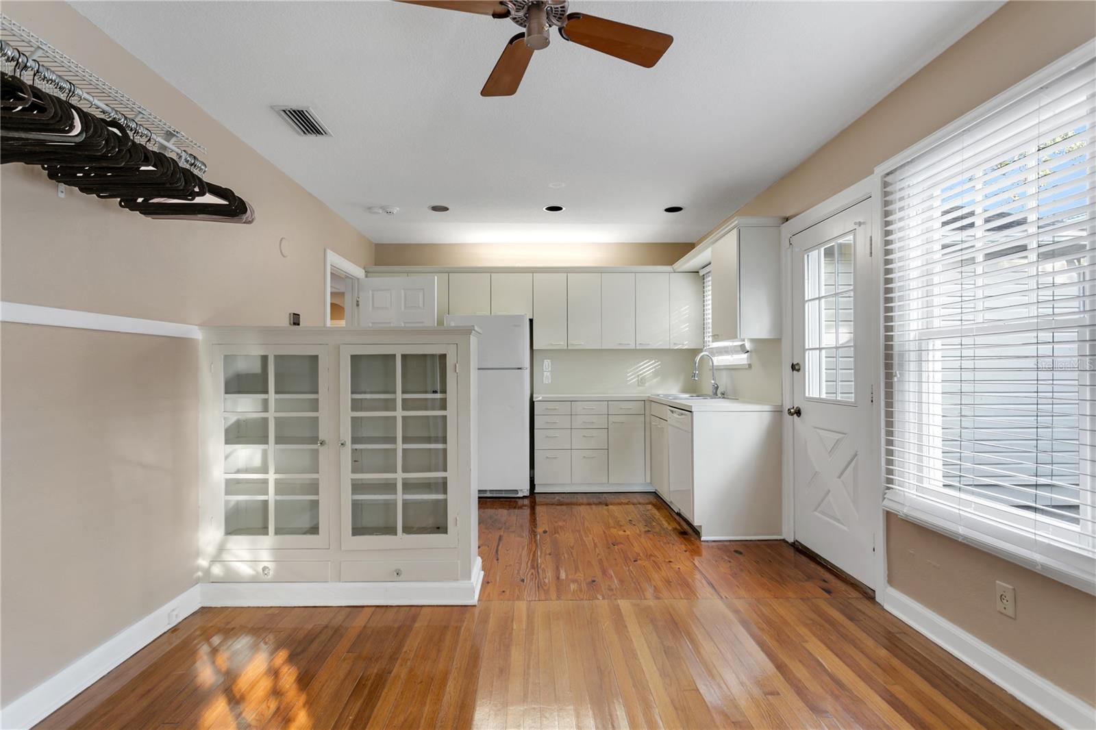 2918 W BAY VILLA AVE