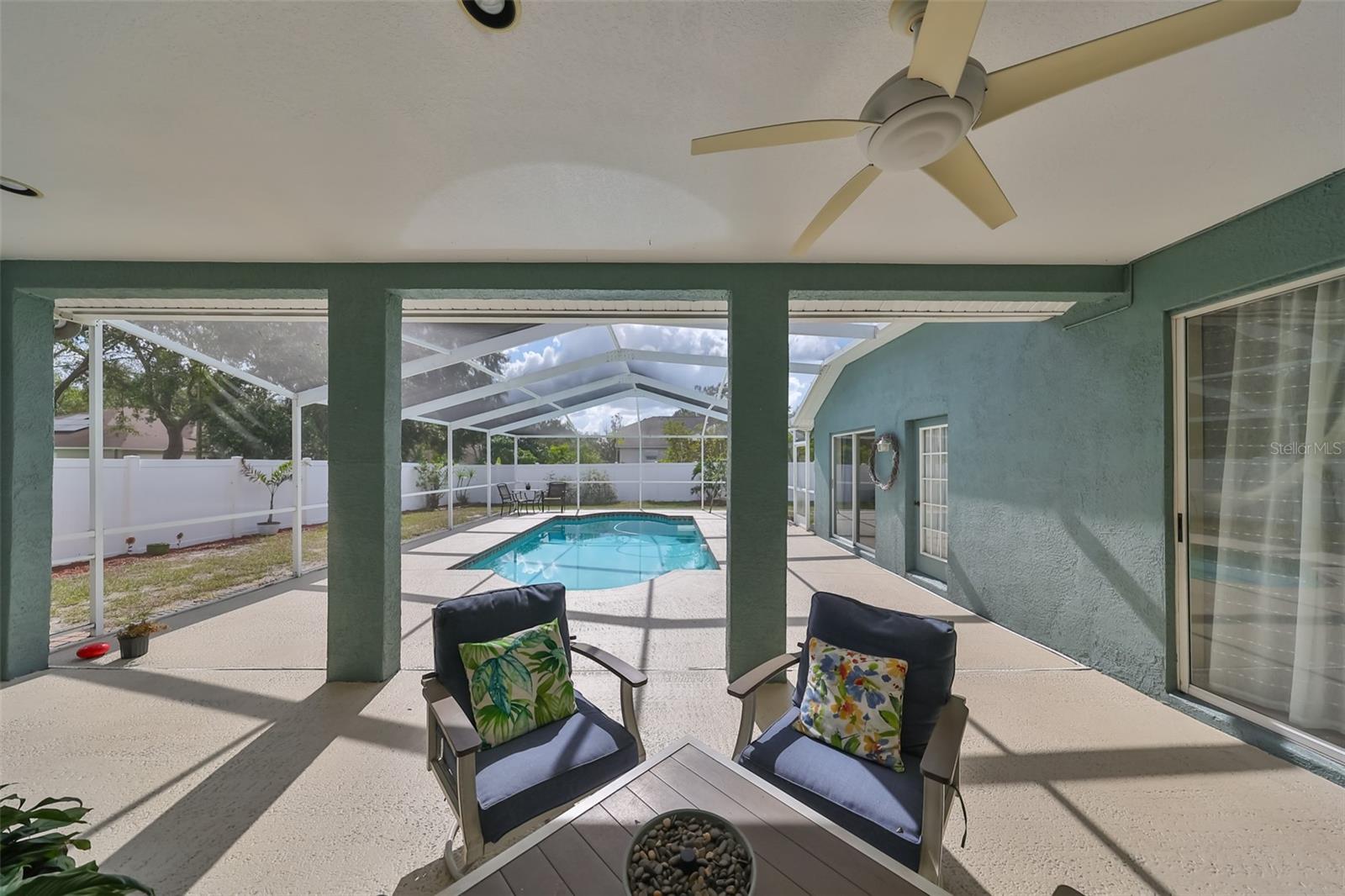 12021 RUNNING FOX CIR