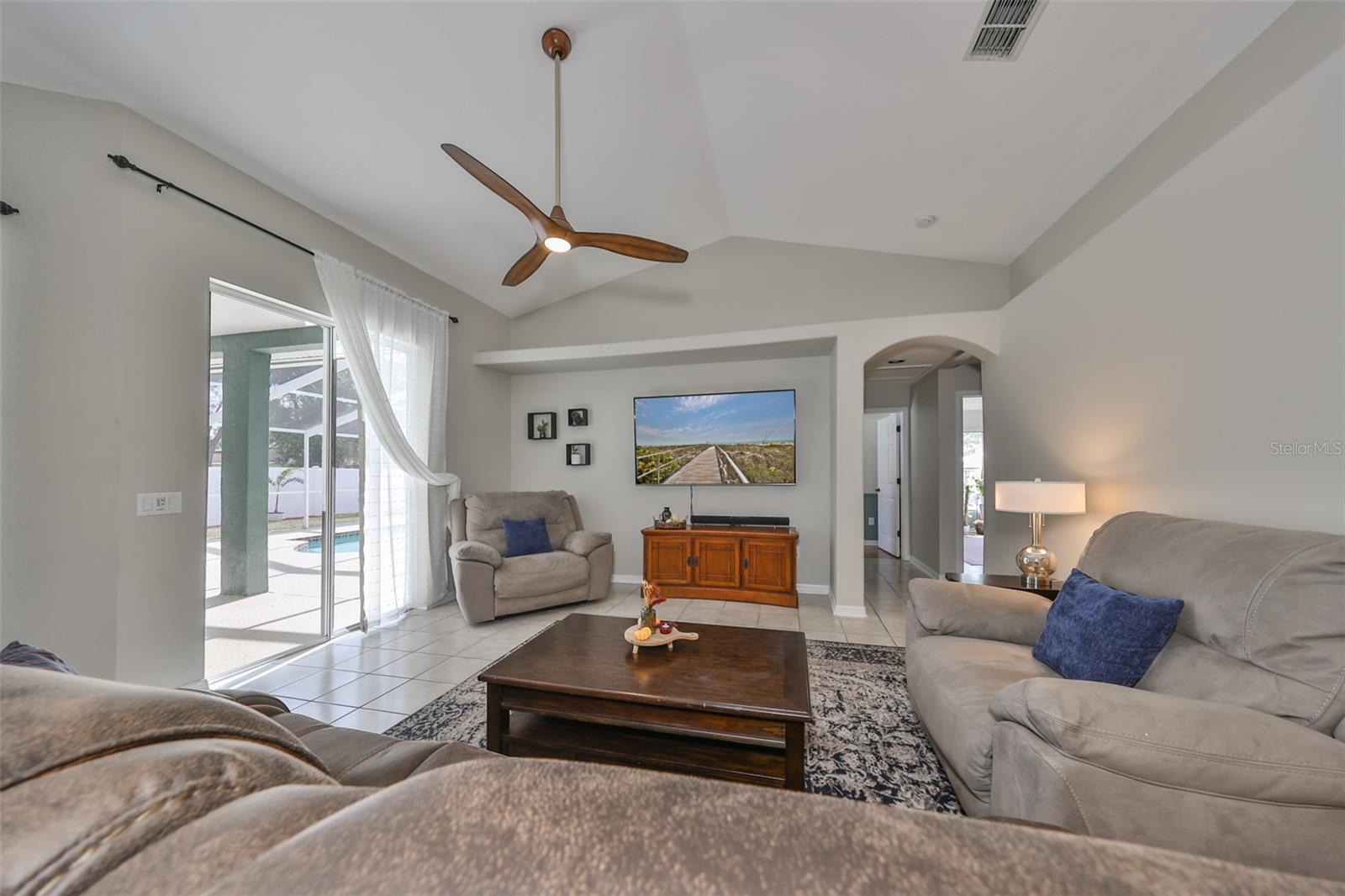 12021 RUNNING FOX CIR