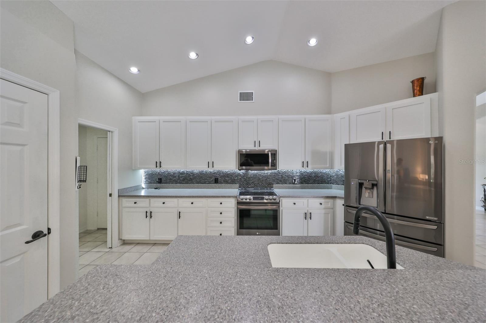 12021 RUNNING FOX CIR