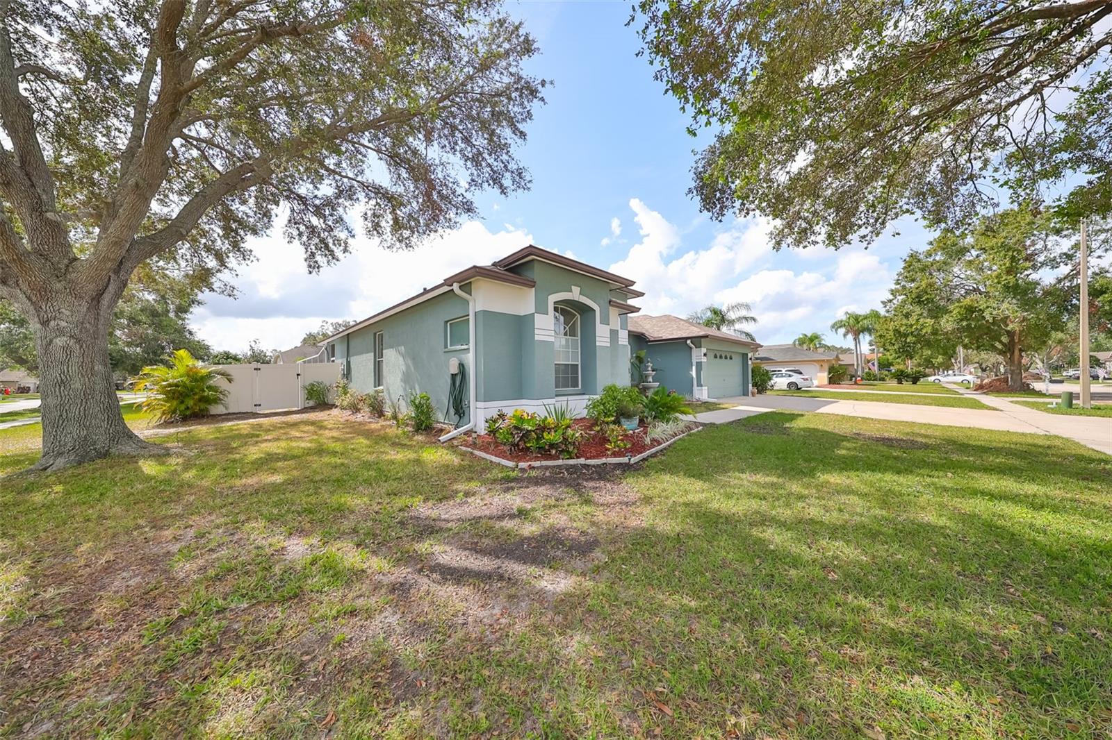 12021 RUNNING FOX CIR