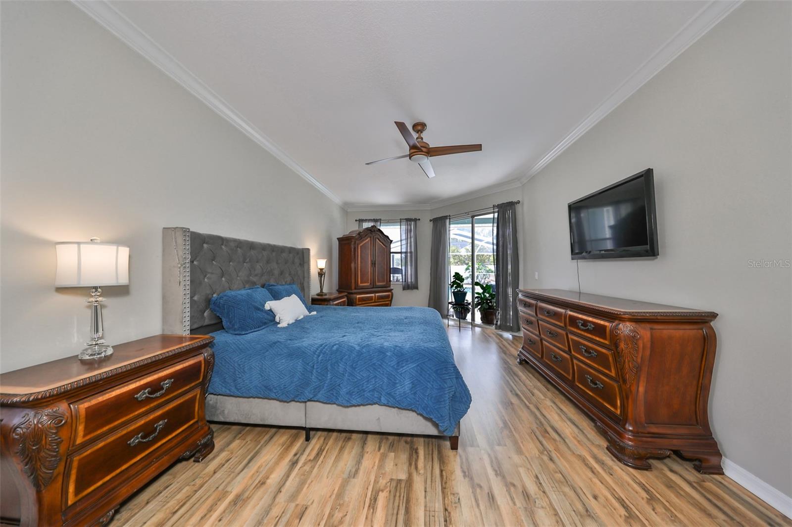 12021 RUNNING FOX CIR