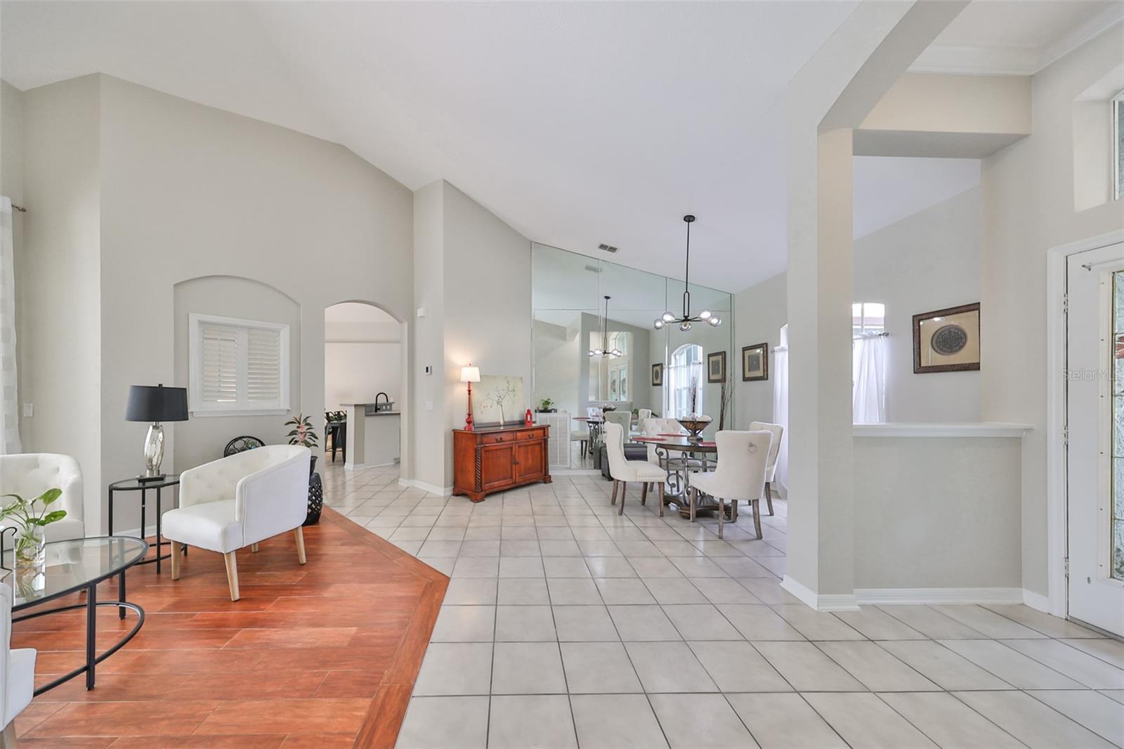 12021 RUNNING FOX CIR