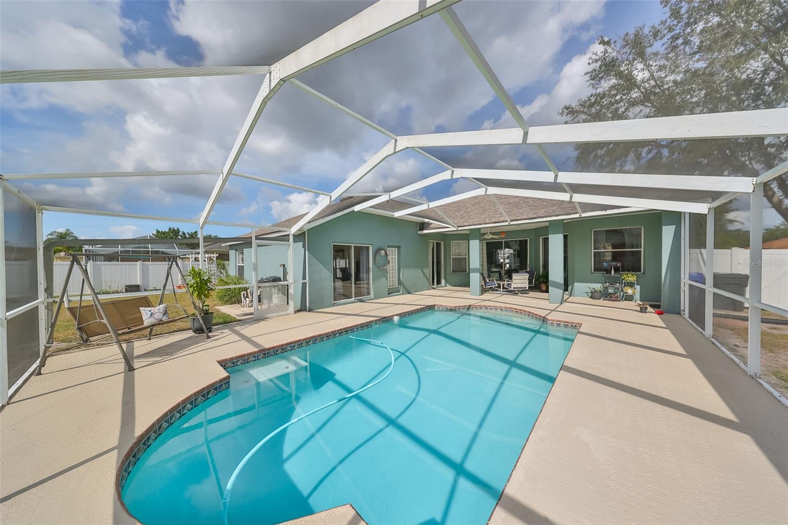 12021 RUNNING FOX CIR