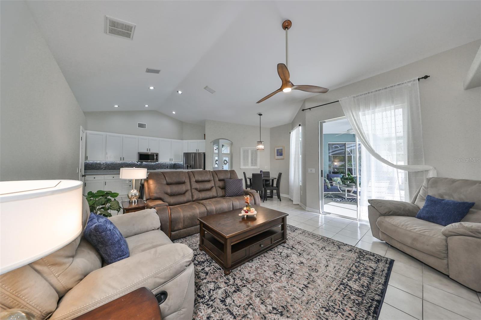 12021 RUNNING FOX CIR