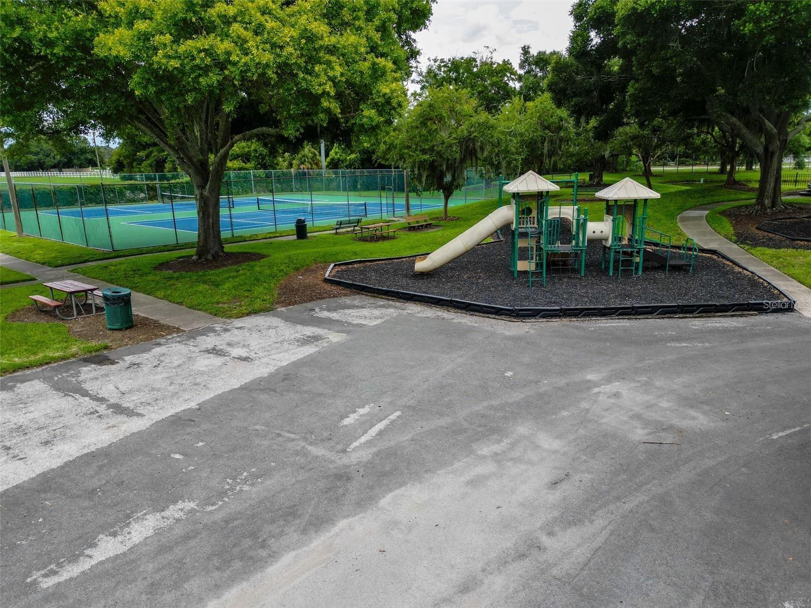 12021 RUNNING FOX CIR