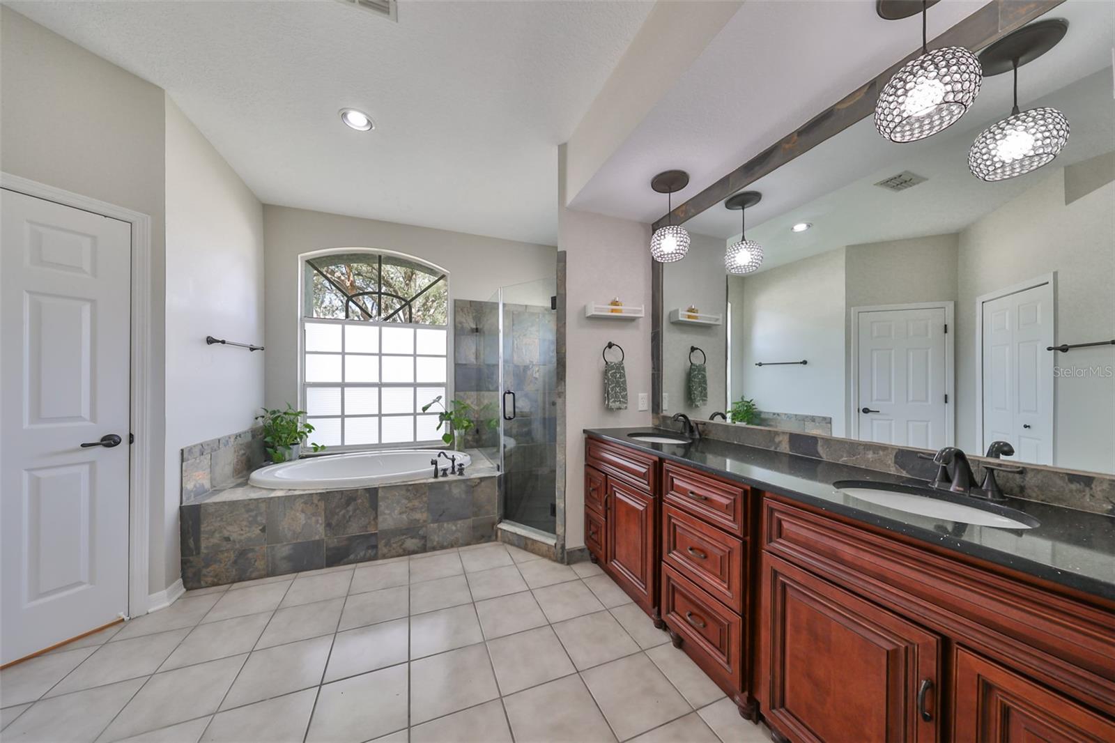 12021 RUNNING FOX CIR