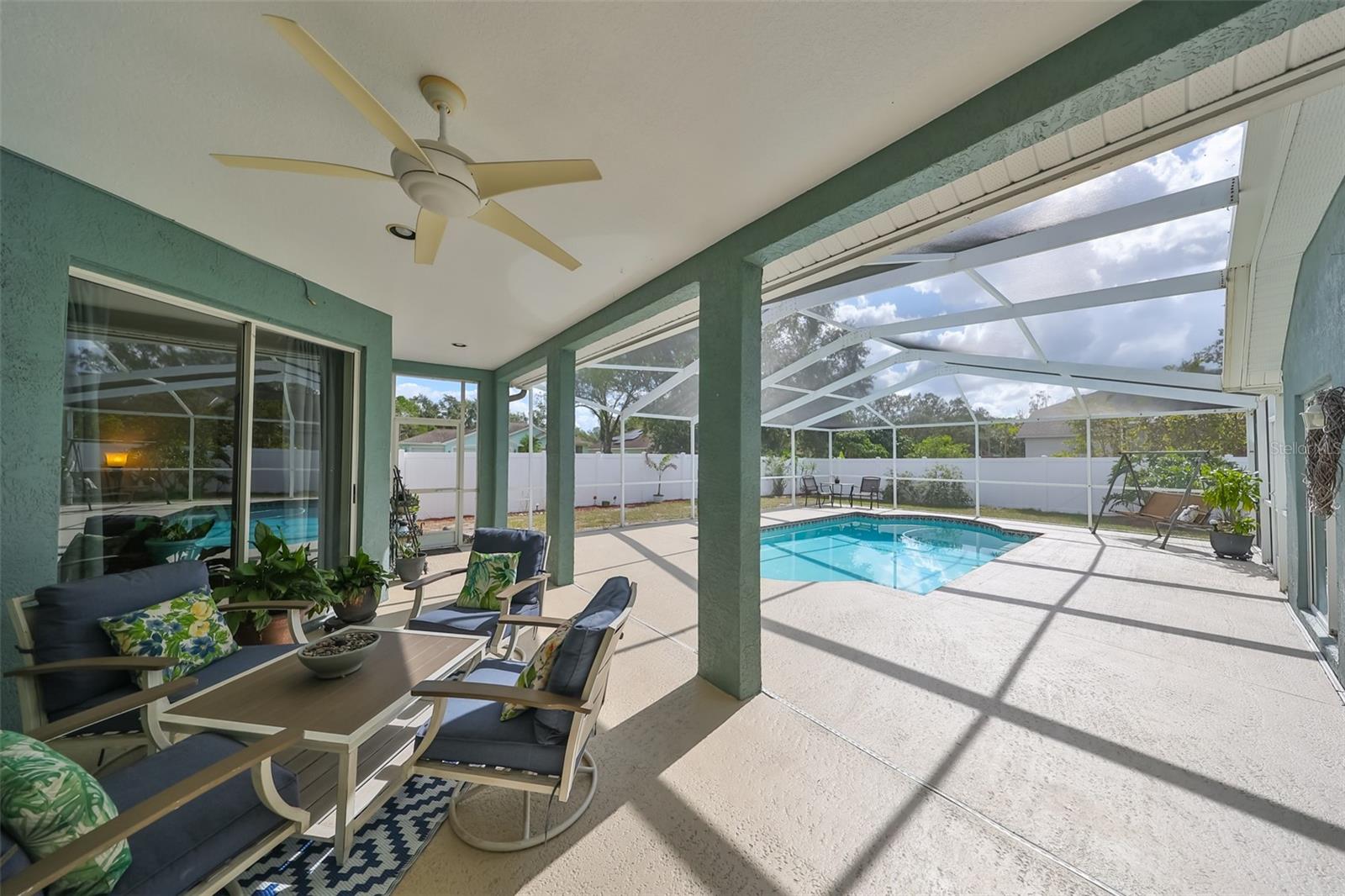 12021 RUNNING FOX CIR