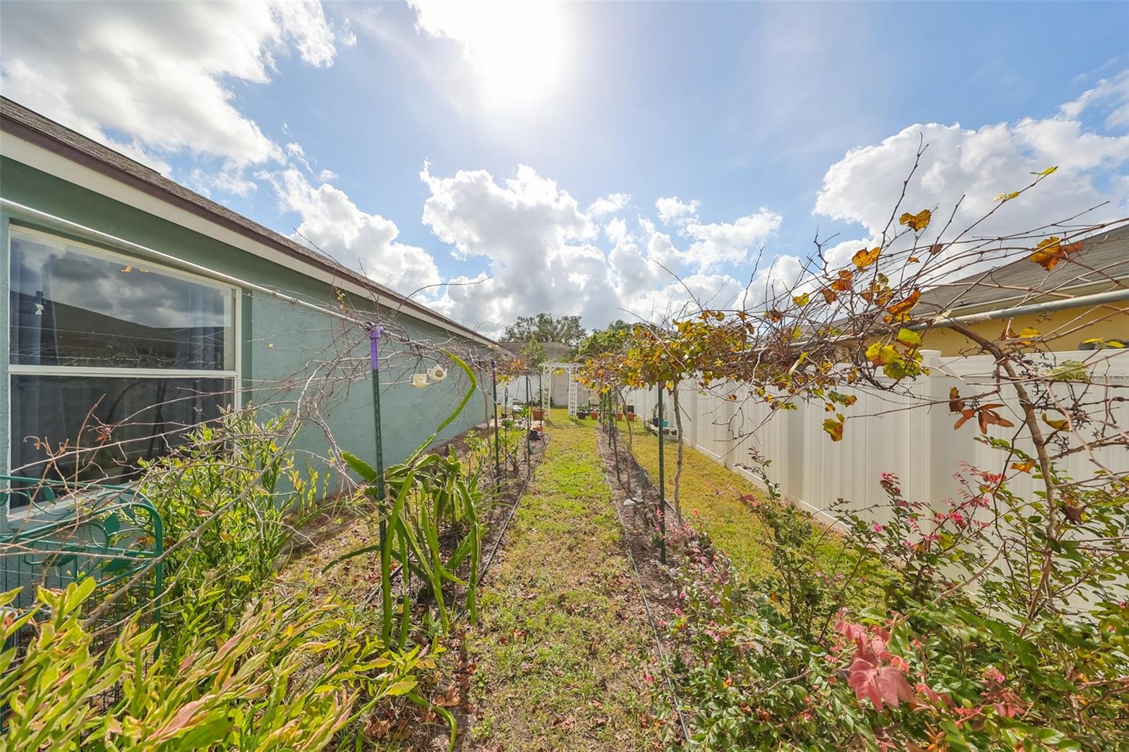 12021 RUNNING FOX CIR