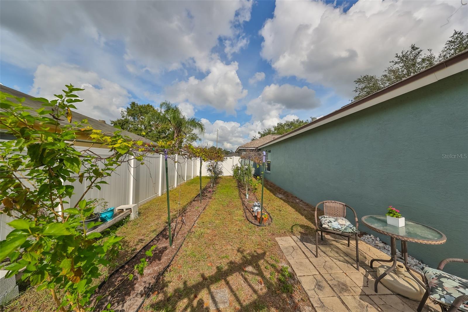 12021 RUNNING FOX CIR