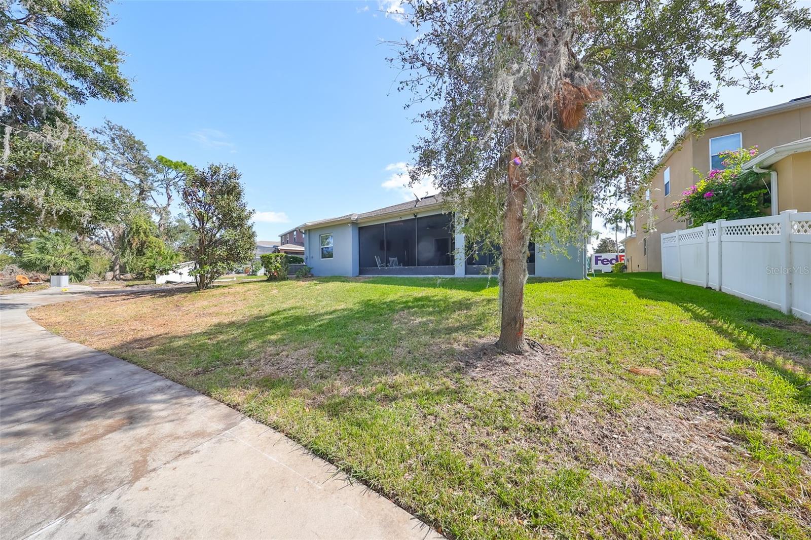 10401 RIVERDALE RISE DR