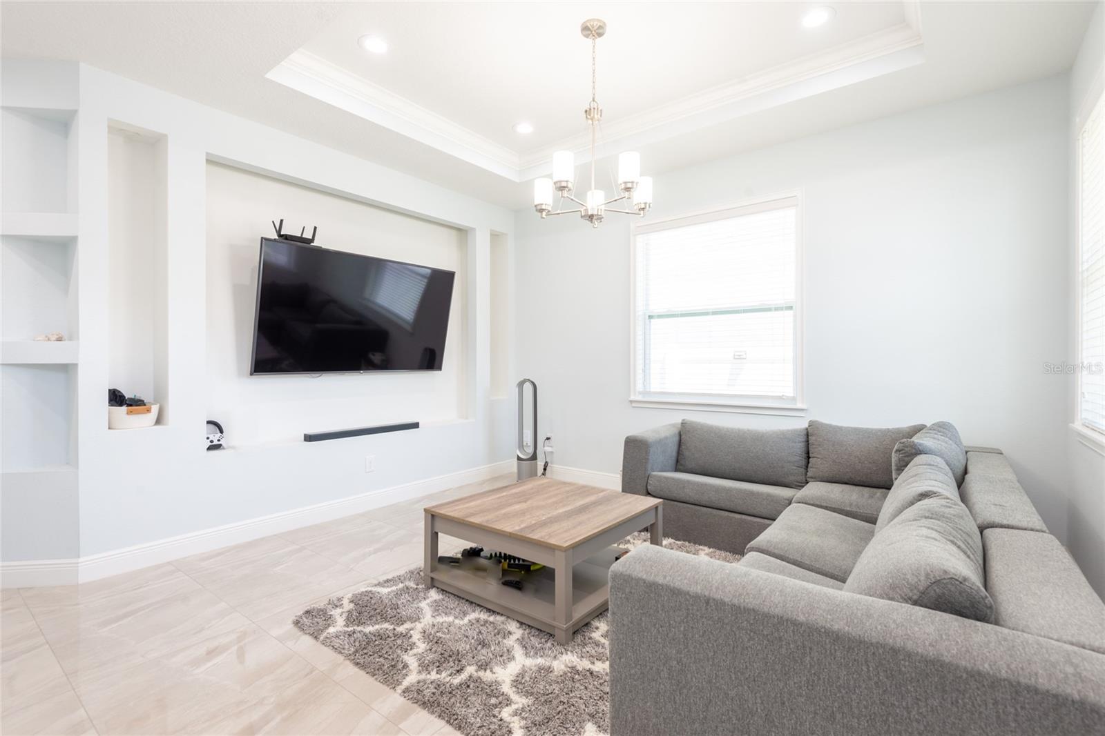 3307 W SAINT CONRAD ST