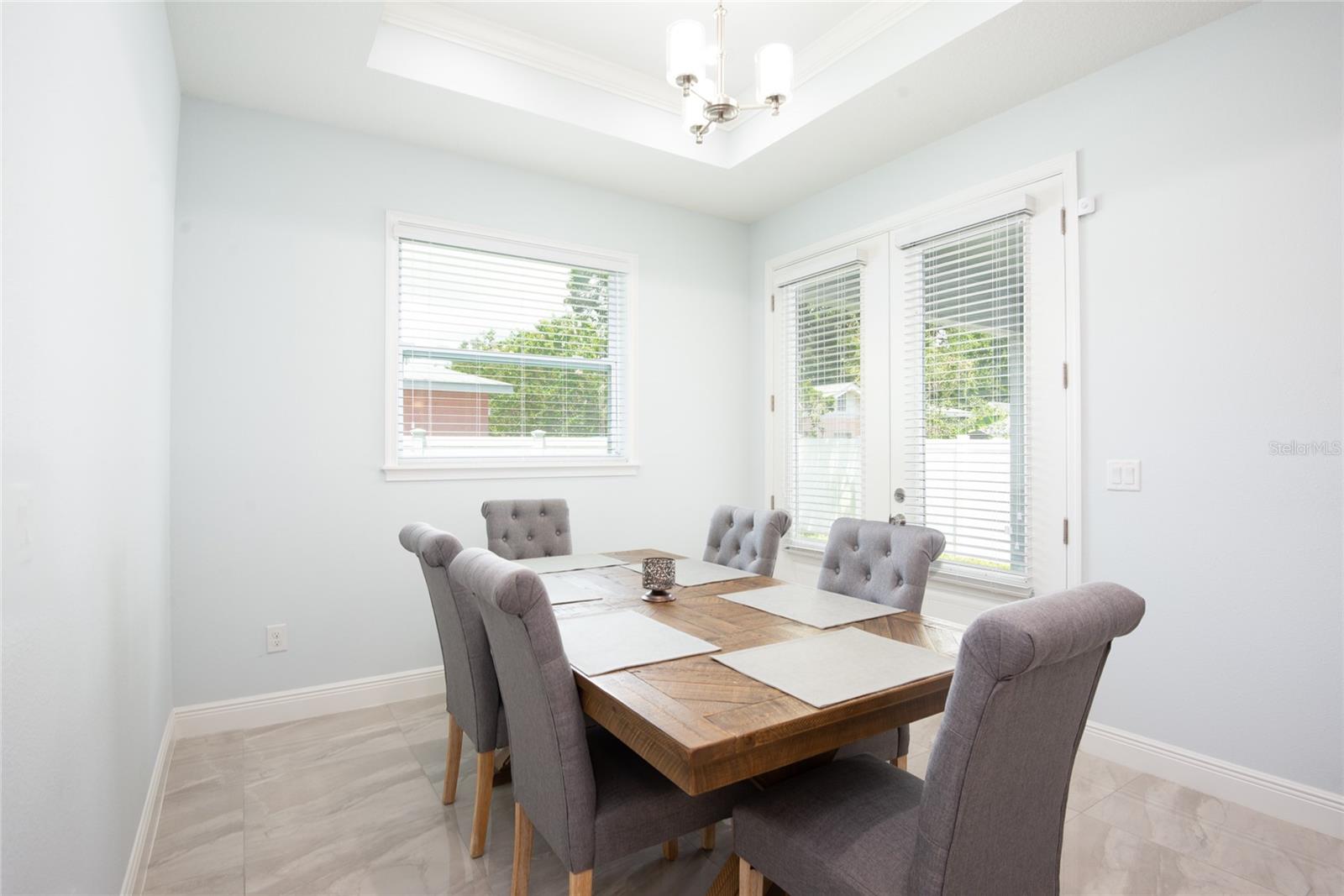 3307 W SAINT CONRAD ST