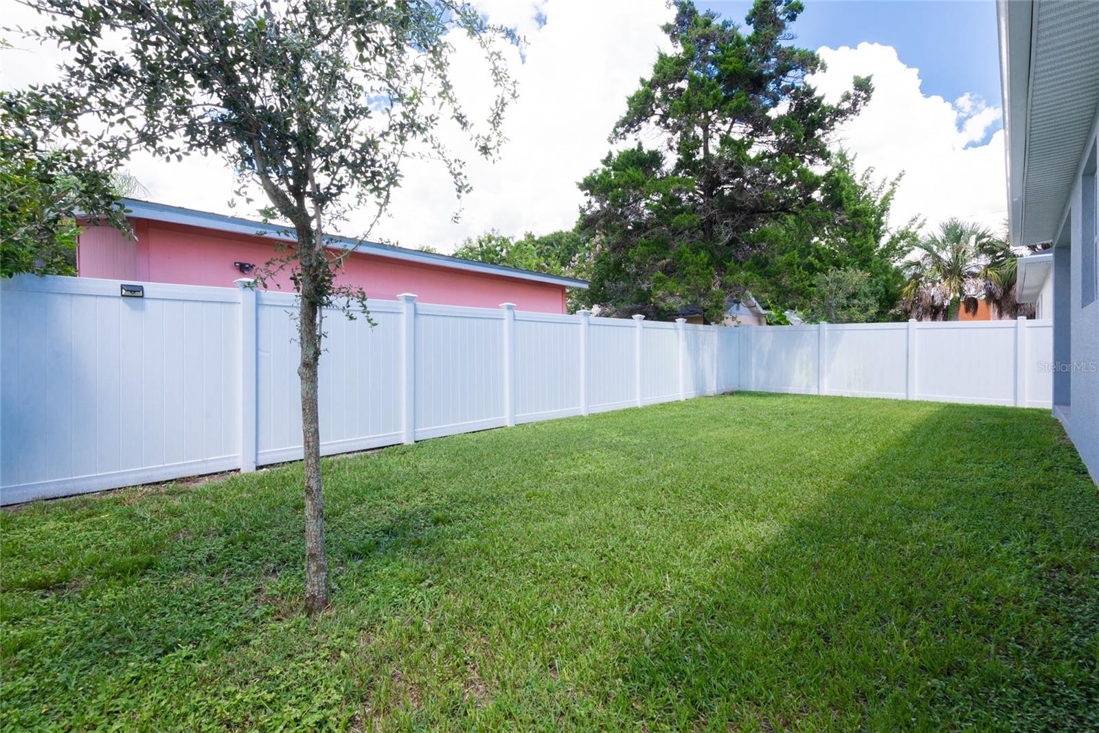 3307 W SAINT CONRAD ST