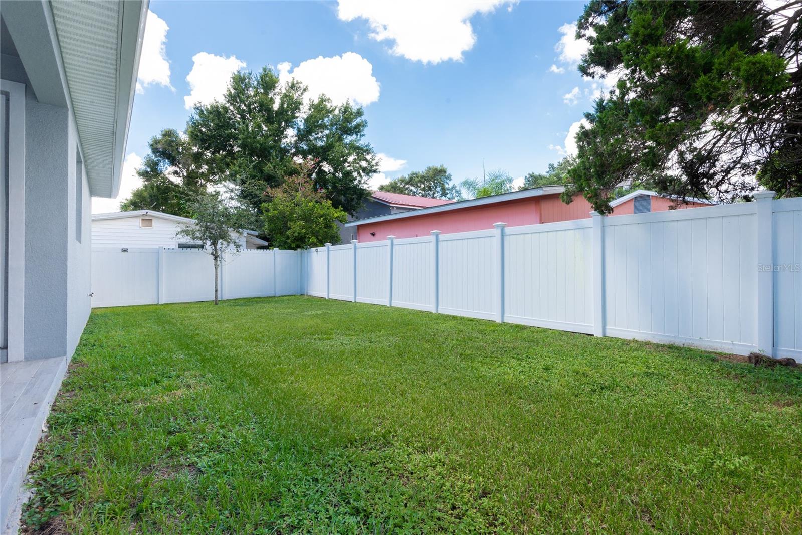 3307 W SAINT CONRAD ST