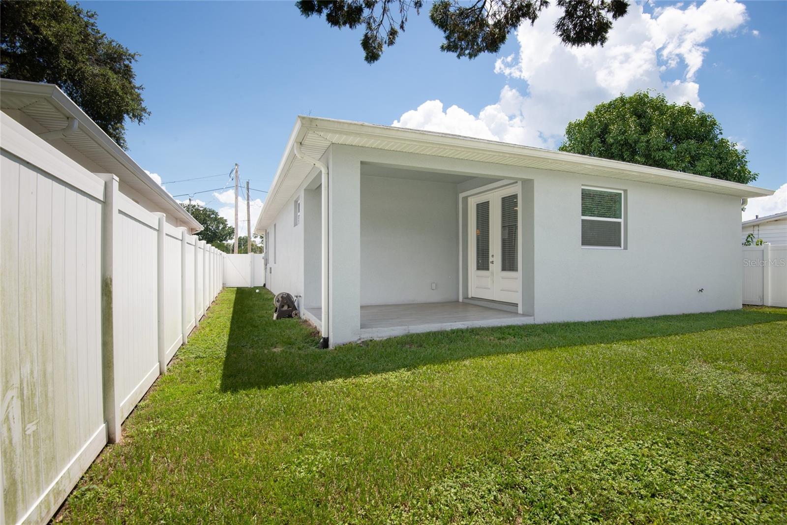 3307 W SAINT CONRAD ST