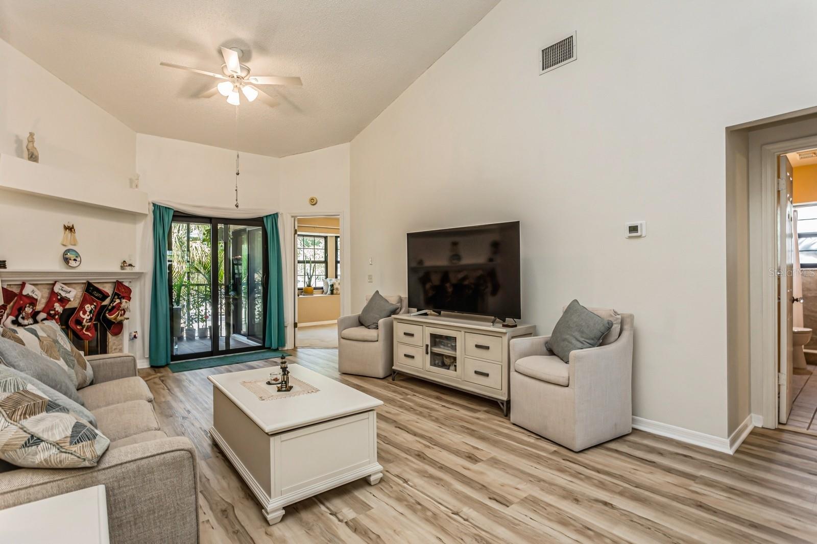 10494 SAINT TROPEZ PL #202