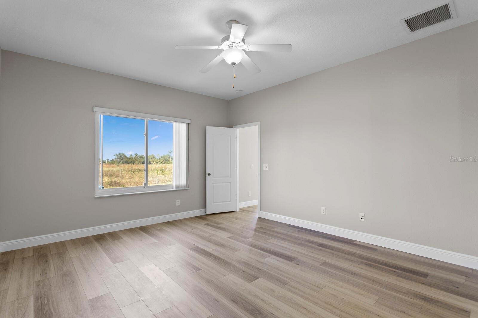 7512 SURREY PINES DR