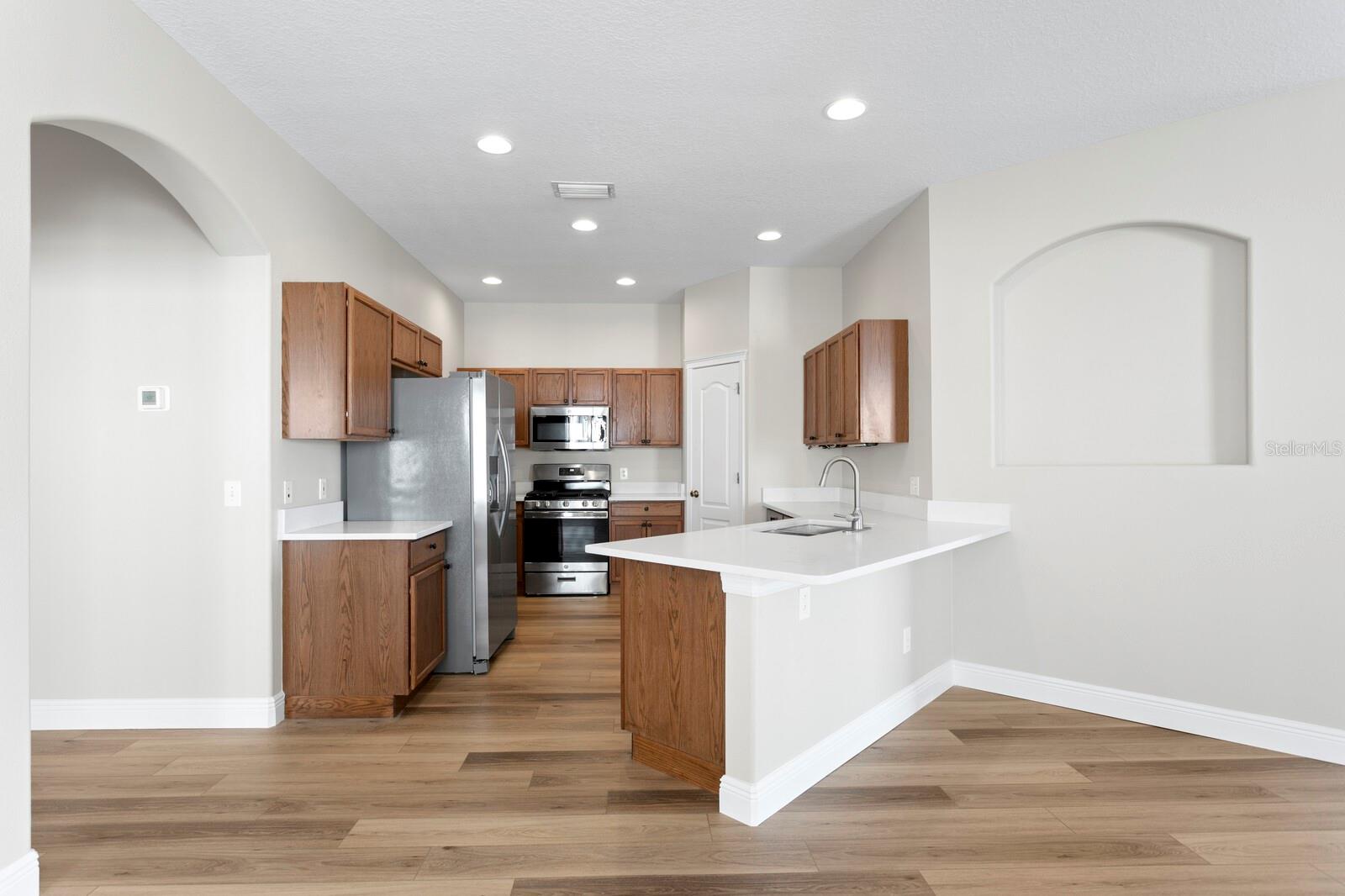 7512 SURREY PINES DR