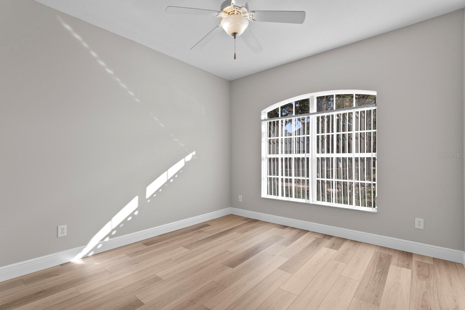 7512 SURREY PINES DR