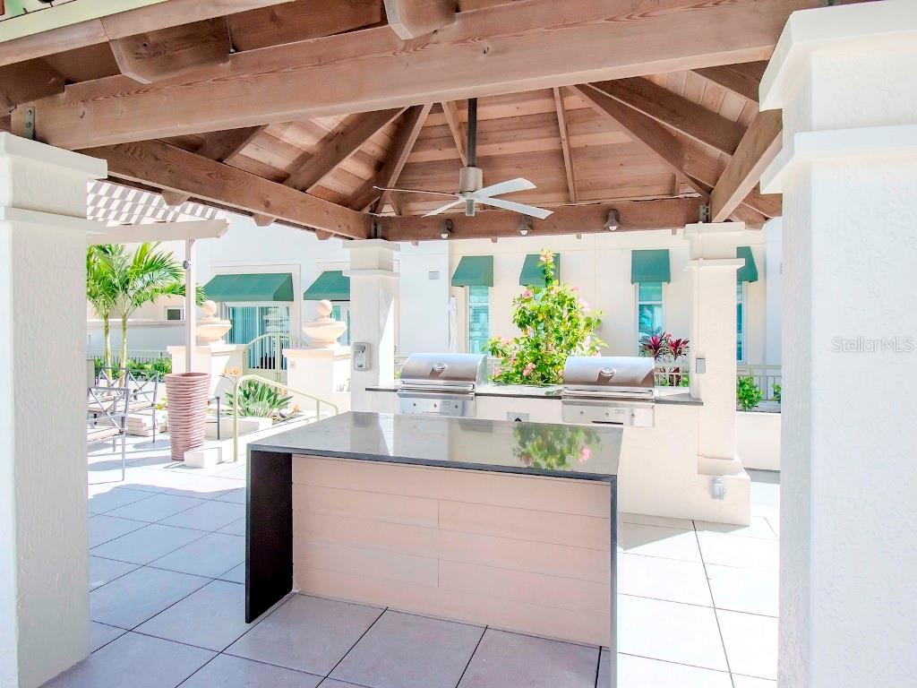 450 KNIGHTS RUN AVE #2102