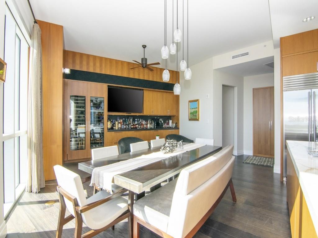 450 KNIGHTS RUN AVE #2102