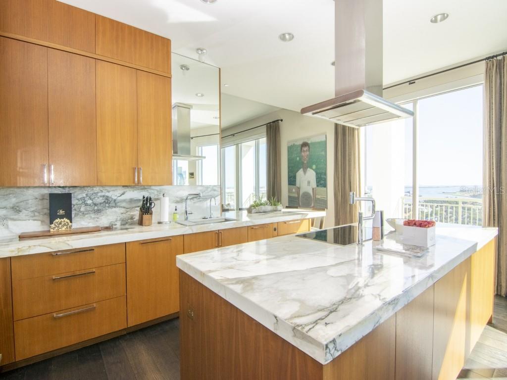 450 KNIGHTS RUN AVE #2102