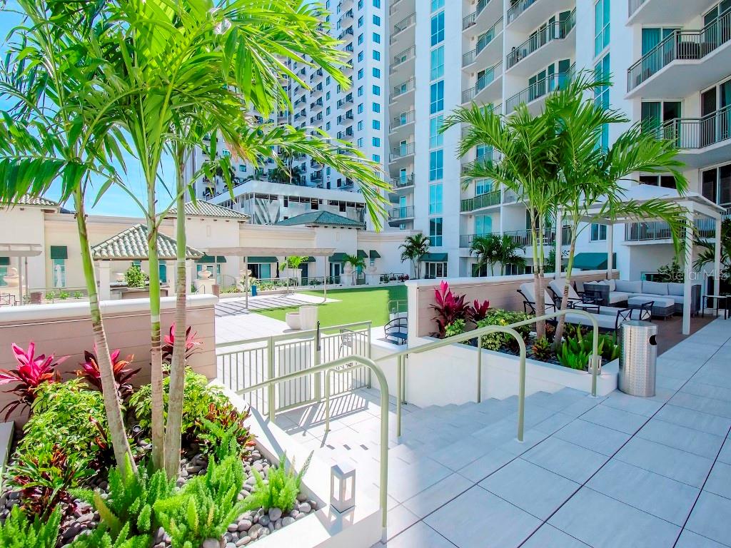 450 KNIGHTS RUN AVE #2102