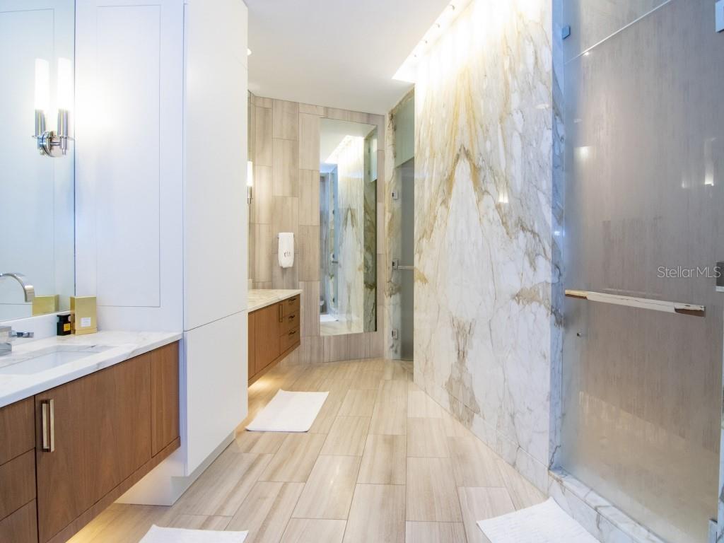 450 KNIGHTS RUN AVE #2102