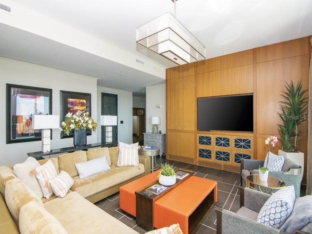 450 KNIGHTS RUN AVE #2102