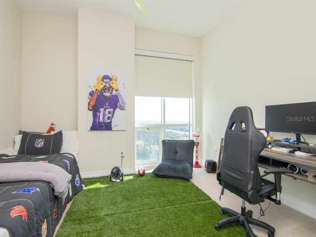 450 KNIGHTS RUN AVE #2102