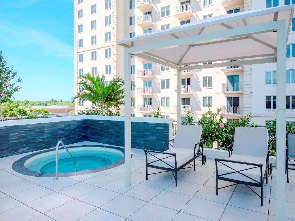 450 KNIGHTS RUN AVE #2102