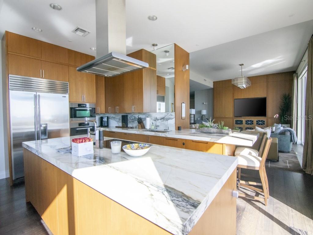 450 KNIGHTS RUN AVE #2102