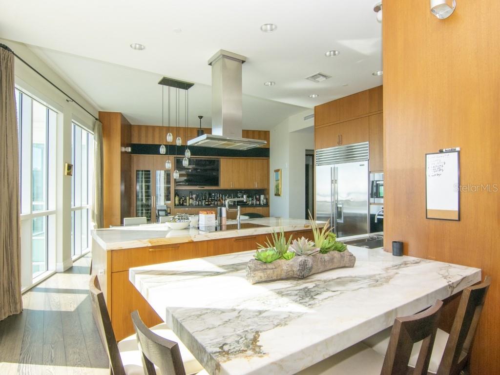 450 KNIGHTS RUN AVE #2102