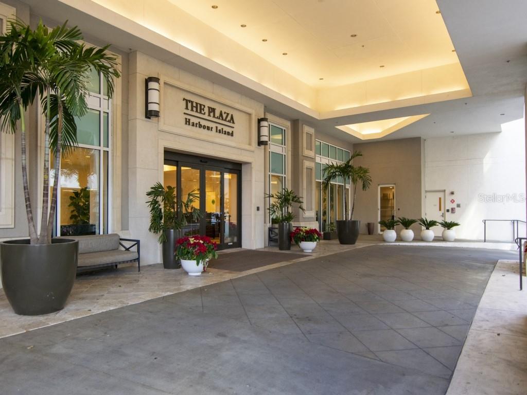 450 KNIGHTS RUN AVE #2102