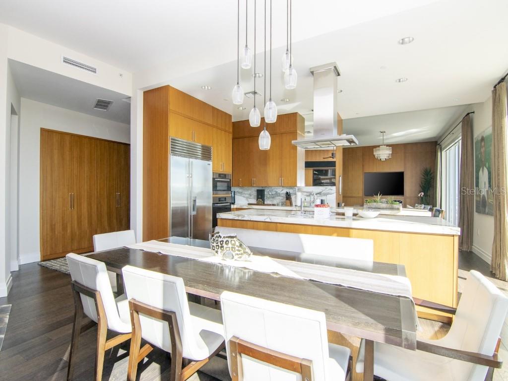 450 KNIGHTS RUN AVE #2102