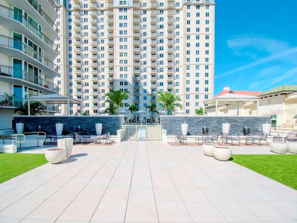 450 KNIGHTS RUN AVE #2102