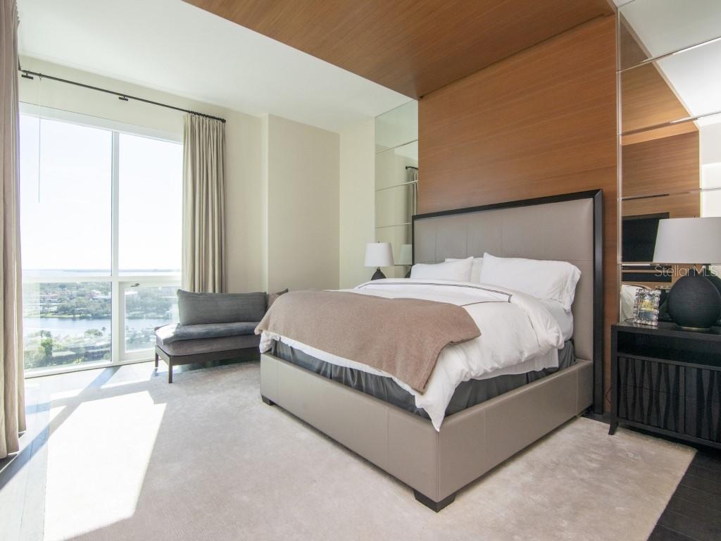 450 KNIGHTS RUN AVE #2102